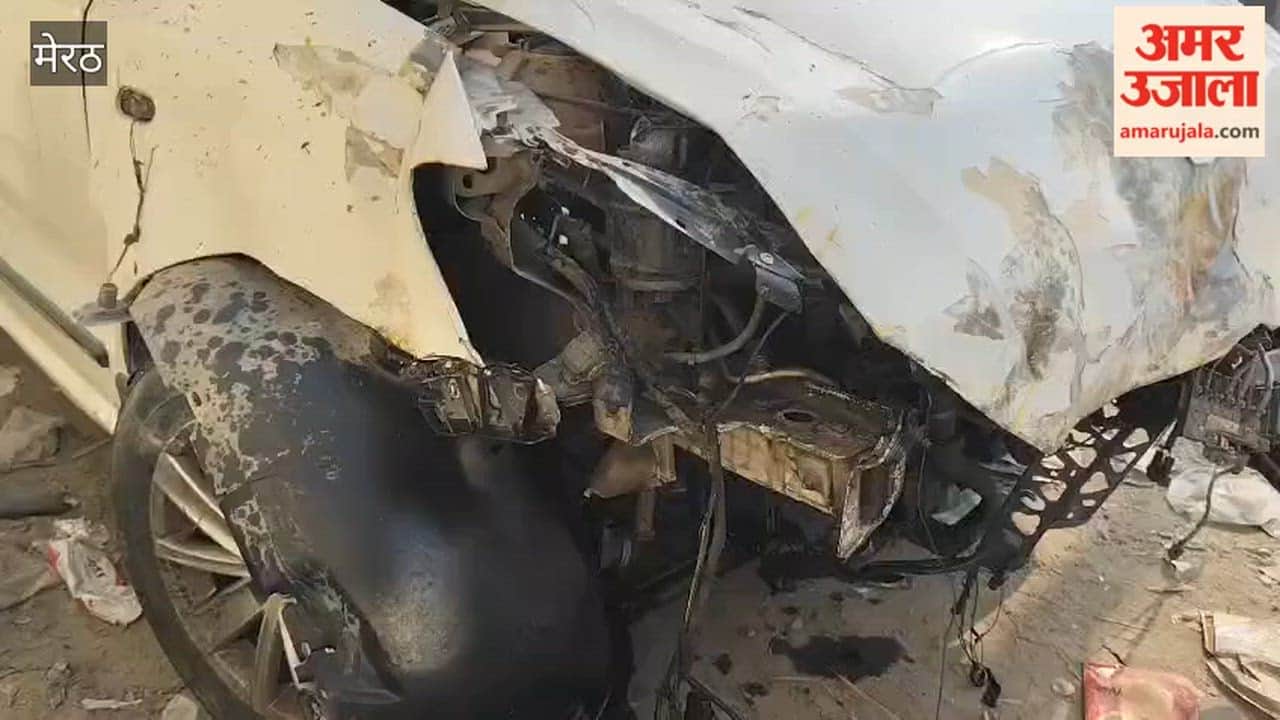 Meerut: Accident on NH-34, inspector's speeding car entered the guardrail