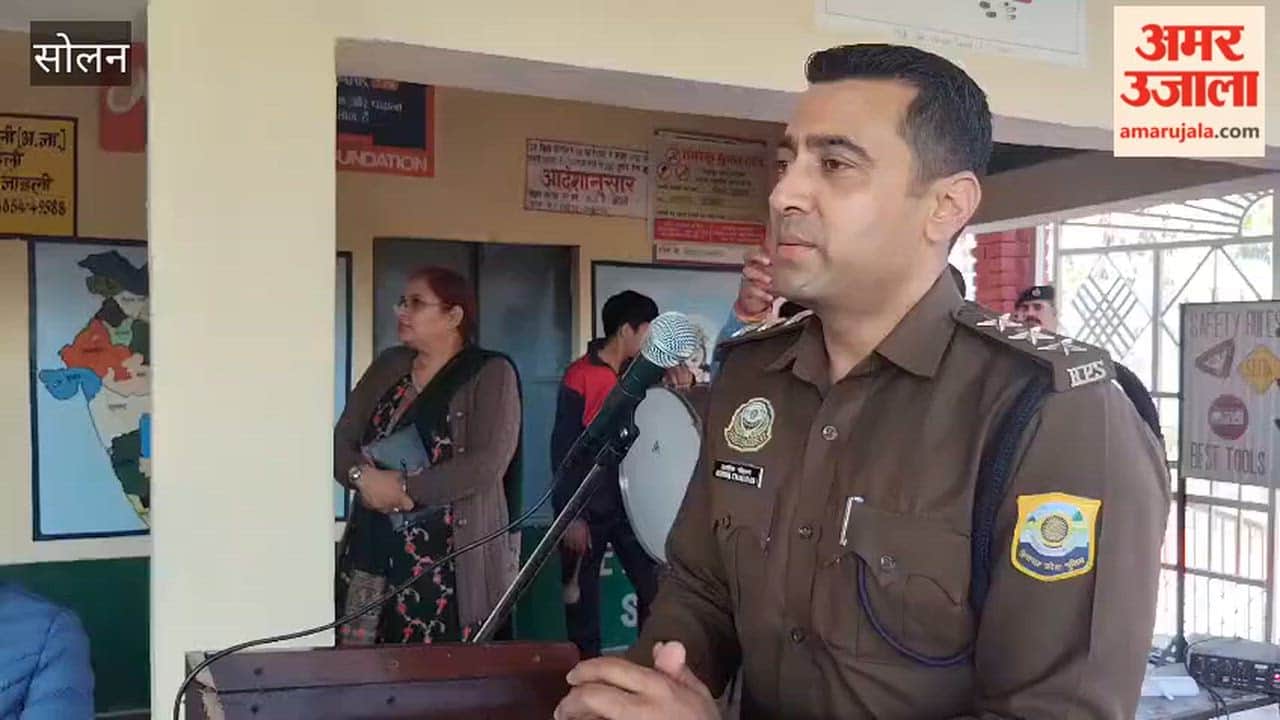 Amar Ujala Police ki Pathshala program organized in Government Senior Secondary School Jadli