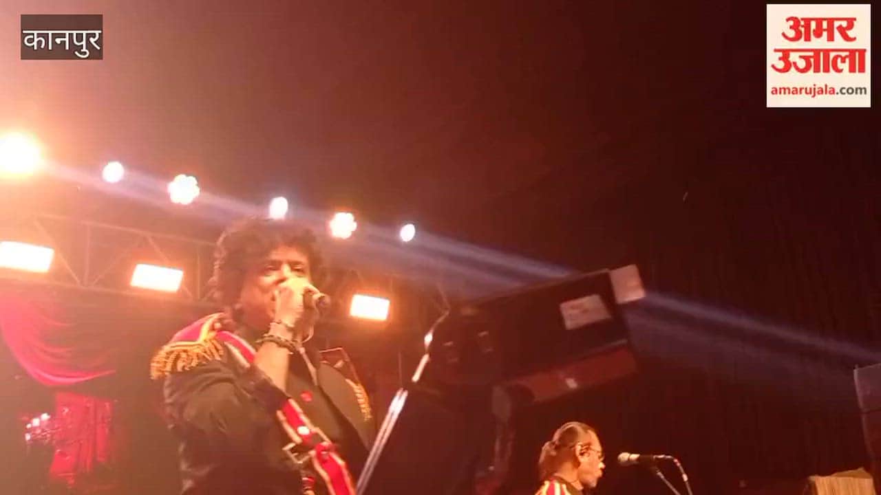 Palash Sen enthralled the audience at the Bithoor Festival, drawing cheers from the city