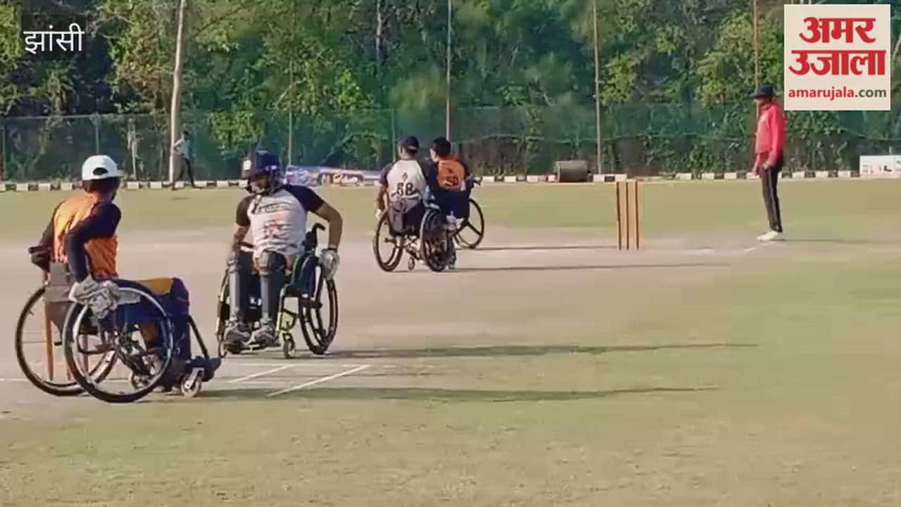 Wheelchair cricket tournament at Major Dhyanchand Stadium in Jhansi, teams from six states are participating
