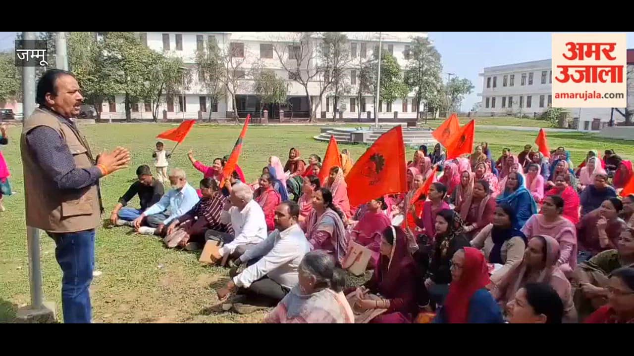 Bharatiya Mazdoor Sangh protests against labor codes, sends memorandum to Prime Minister