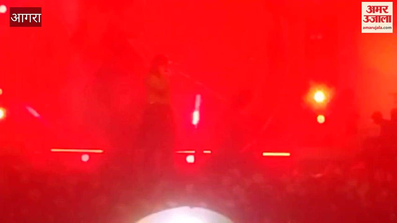 magic of Madhubanti Bagchi melodies spread at Taj Mahotsav