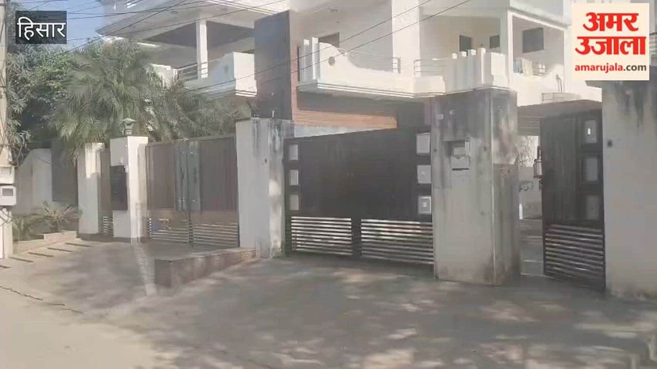 Income Tax Department's survey has been going on in Hisar for 30 hours, and the team took Dr. Umesh Kalra to the hospital