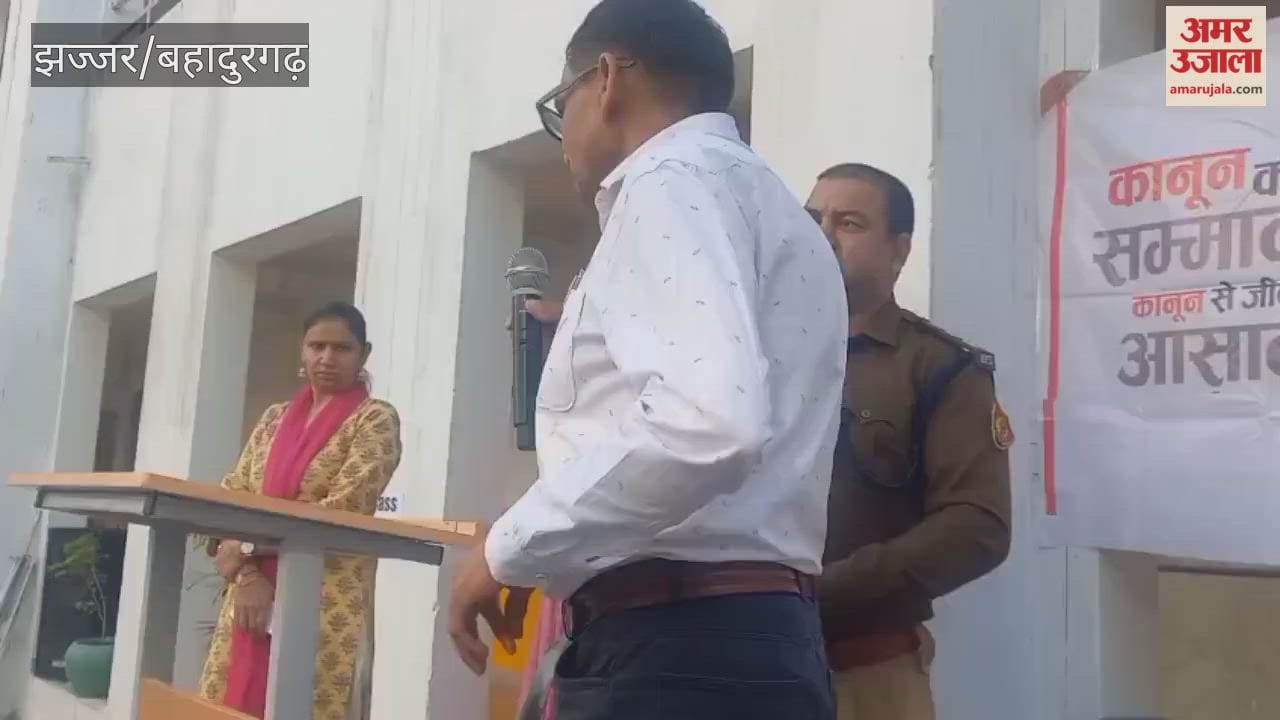 Jhajjar ACP Traffic Akhil Kumar appealed to the children to start wearing helmets from their homes.