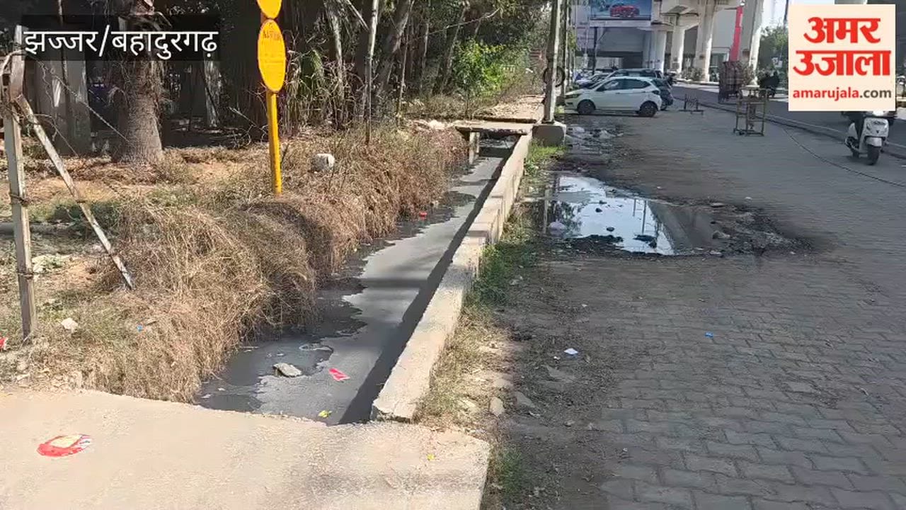 open drain on Delhi Road in Bahadurgarh is inviting accidents