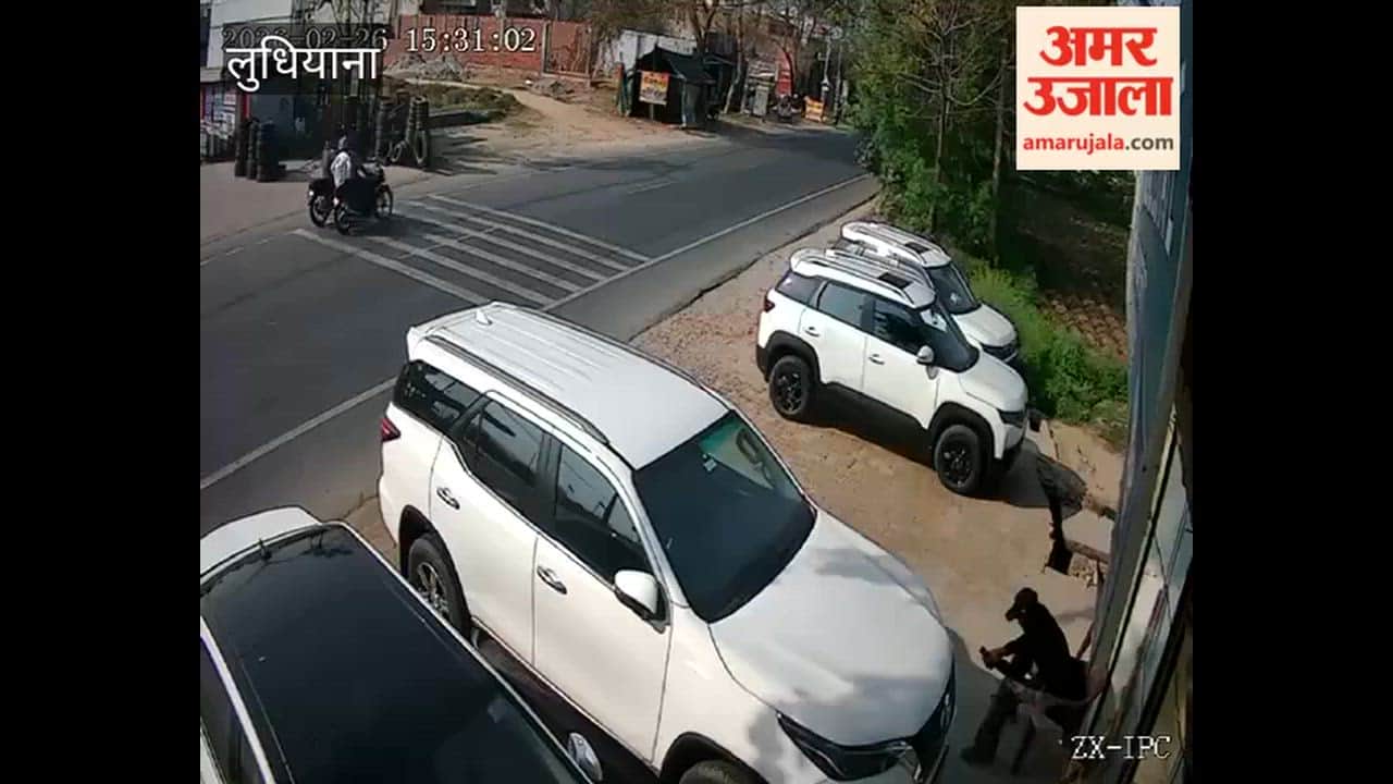 A bus and tempo collided on the Ludhiana-Bathinda highway