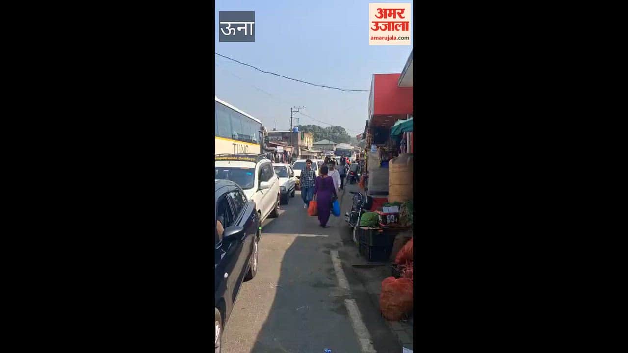 Una: With the organization of the famous Maidi Holi fair, the pressure of vehicles increased in the Amb area