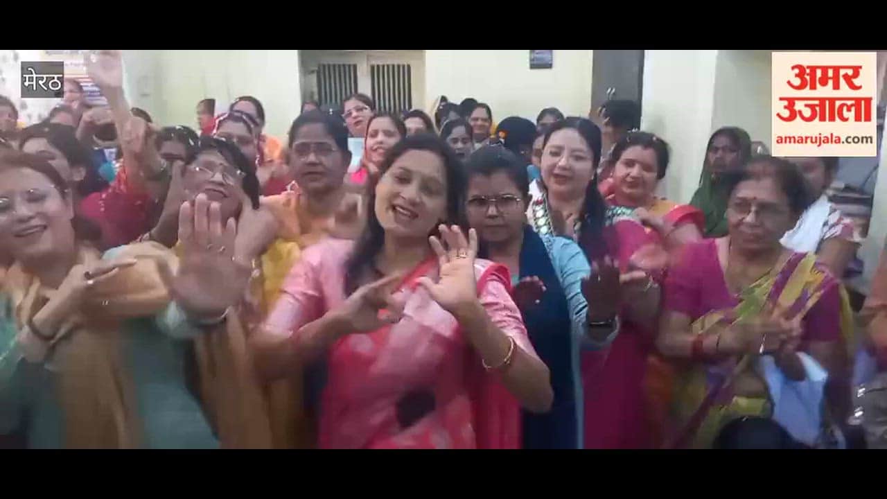 Meerut: Holi festival of flowers organized