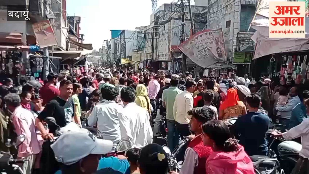 Crowds thronged the markets for Holi shopping, people struggled with traffic jams