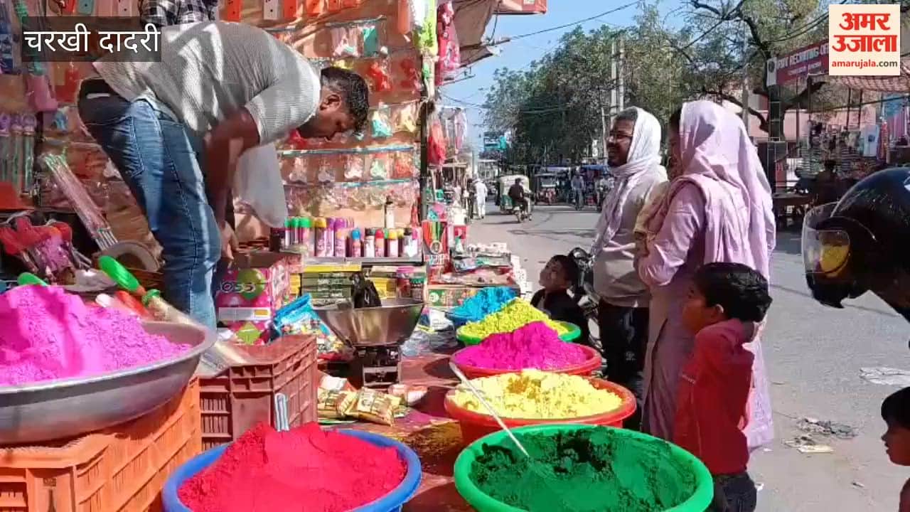 Markets decorated with Holi colours
