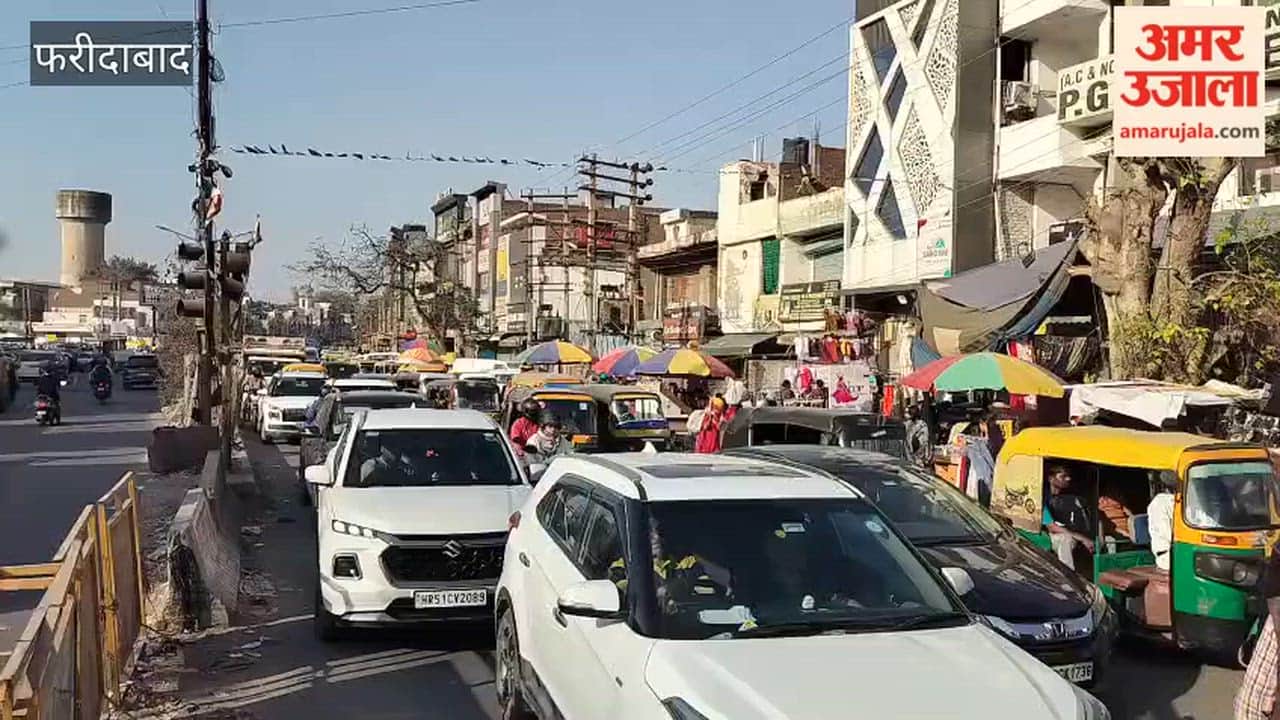 Long jam on BK Hardware Road in Faridabad NIT Market