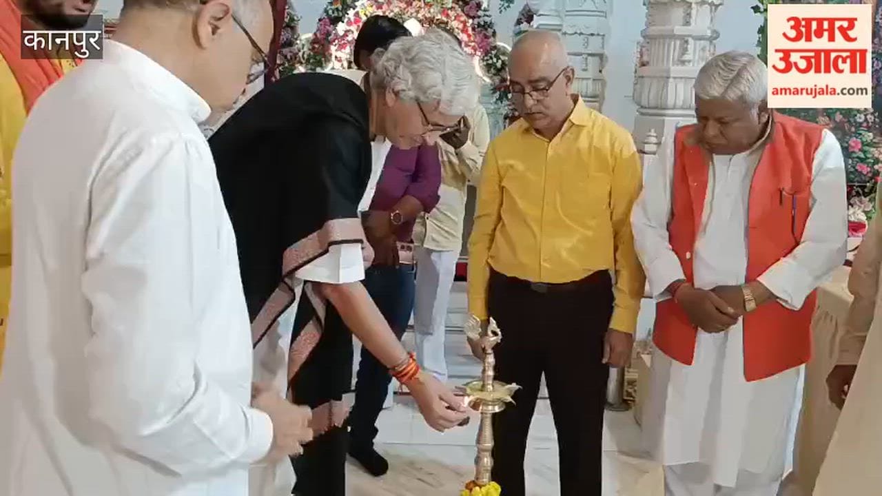 Kanpur: Holi celebrations galore at Shri Balaji Sarkar Temple, Sunderkand recitation held