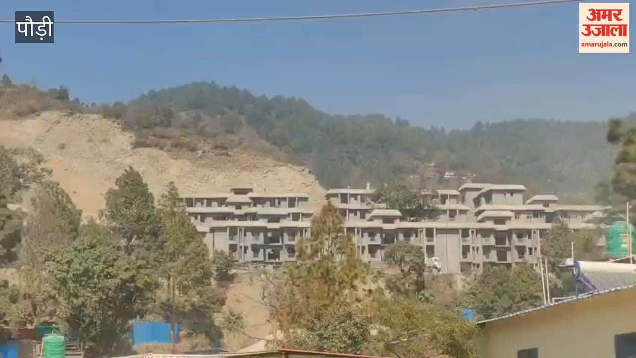 Srinagar: Villagers have completely stopped the construction work of NIT being built in Sumadi village