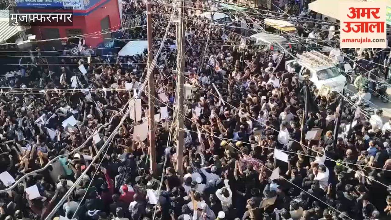 Shia community members took to the streets in Iran to protest the assassination of Ali Khamenei.