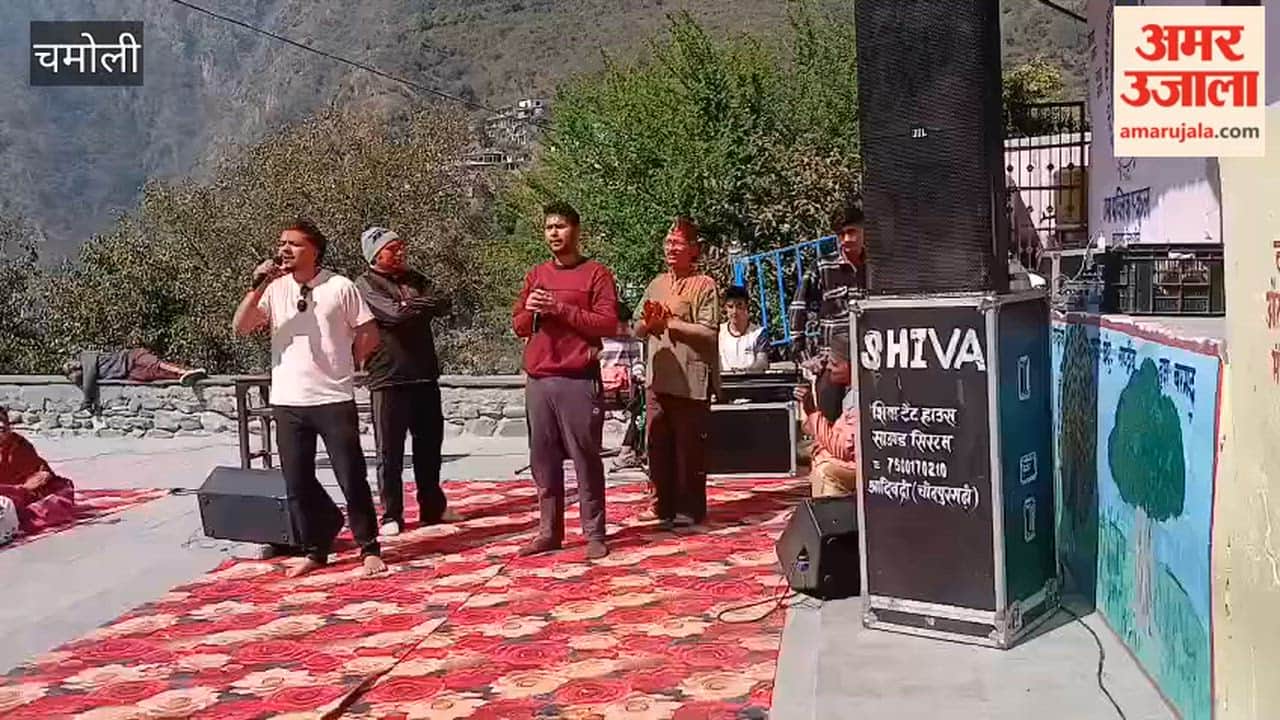 Karnaprayag: Uma Mandir Committee organised Holi Milan function in the temple premises