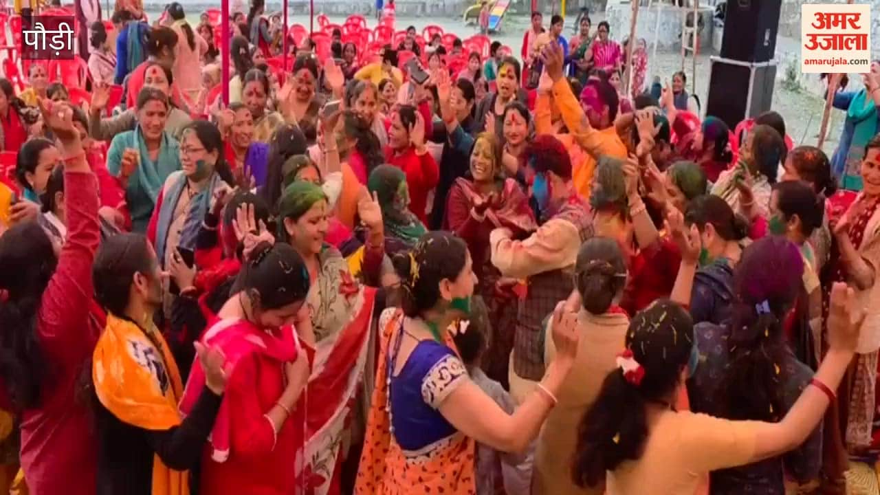 Srinagar: Holi festival celebrated with great pomp in Kirtinagar Jakhani, Holi of flowers played