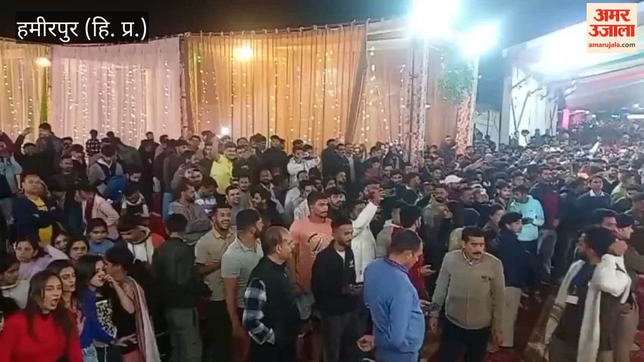 Sujanpur Holi Punjabi singer Babbu Maan dedicated the cultural evening of Holi festival