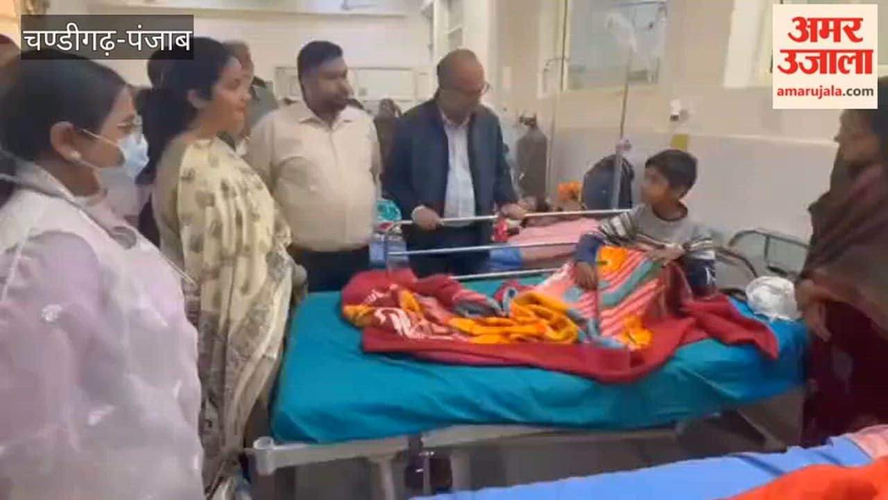 DC visits Civil Hospital to inquire about patients suffering from Leptospirosis