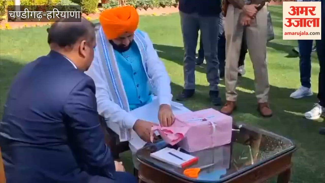 CM Nayab Saini signed the budget copy.