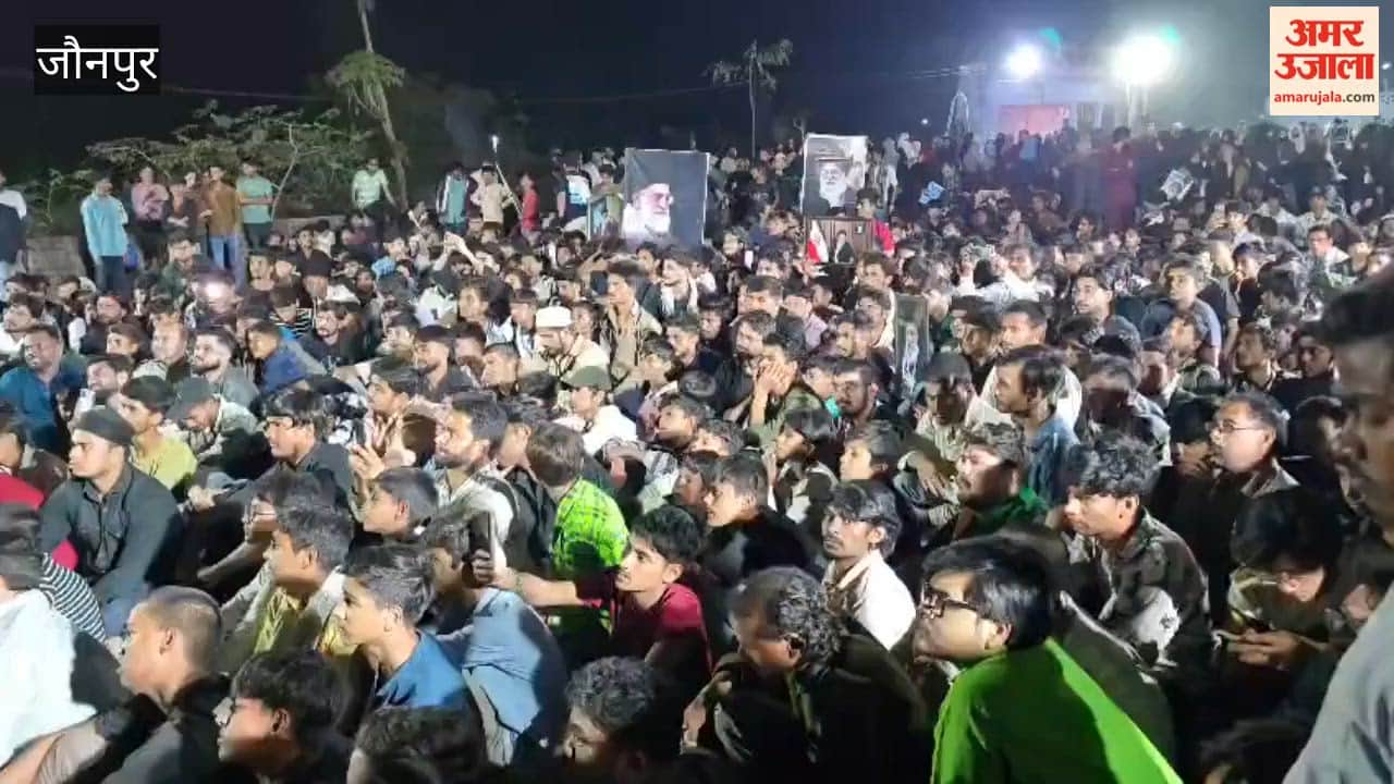 Candle march in Jaunpur crowd gathered on martyrdom of Ayatollah Khamenei