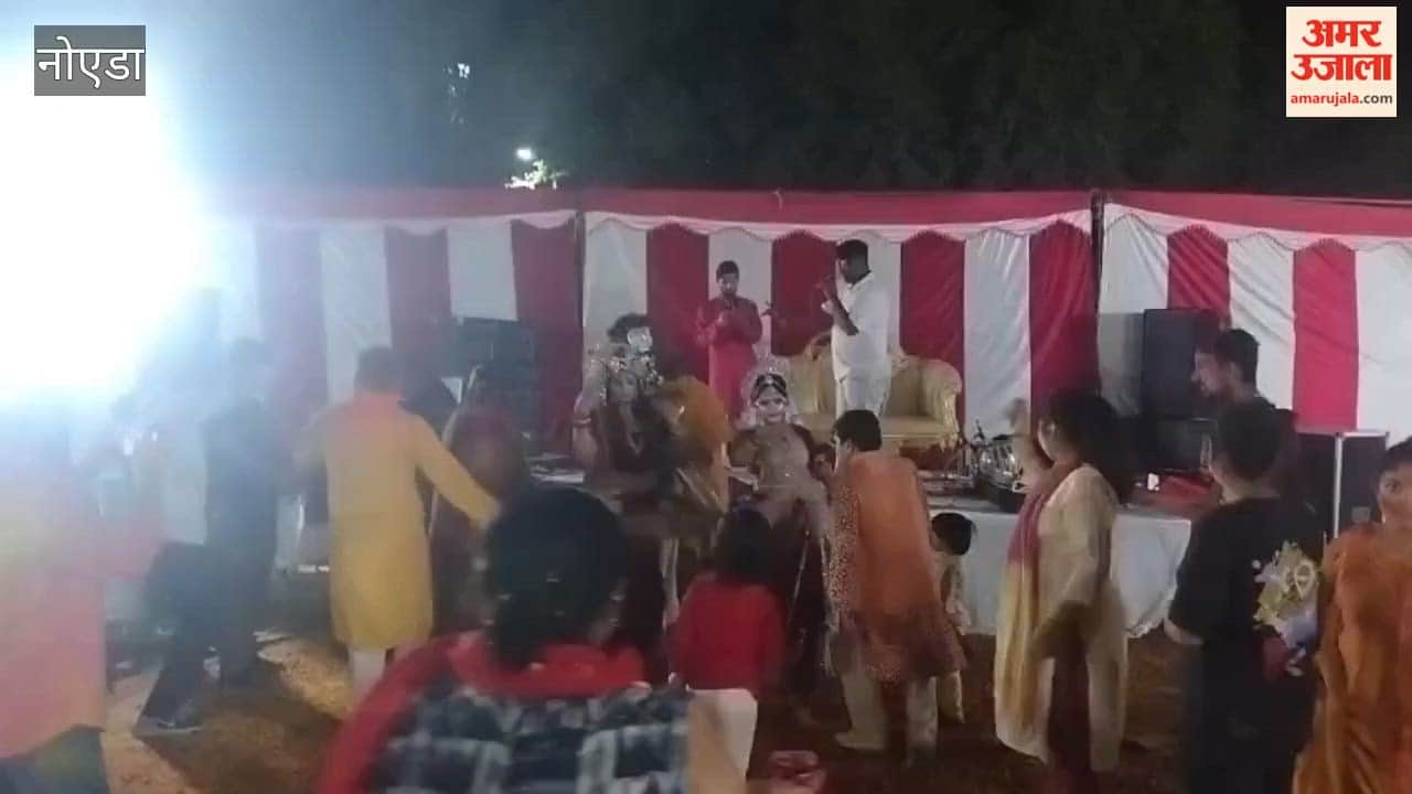 Holi celebrations in Noida Sector 99, residents apply colours