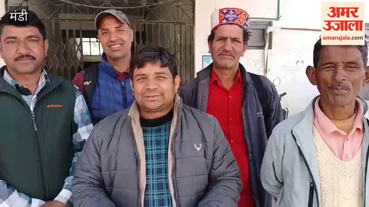 Mandi MGNREGA workers protest in Balichowki, warning