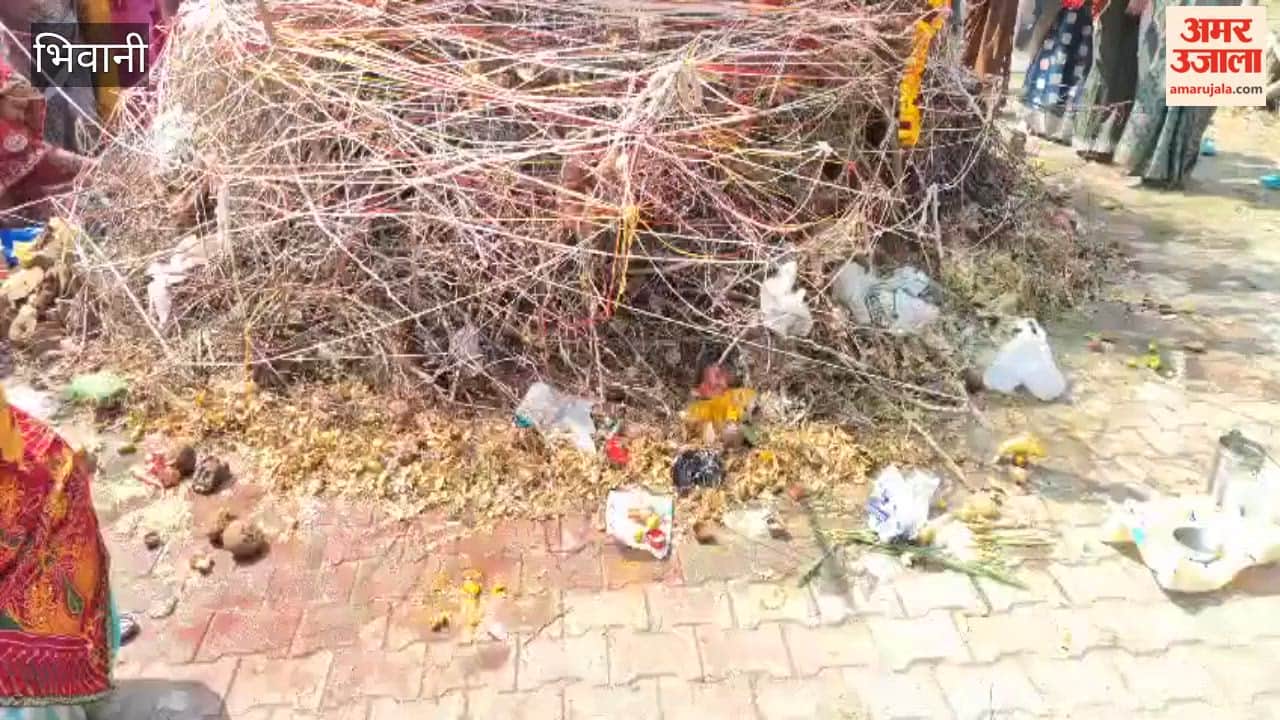 n Bhiwani, women observed fast and performed Holi pujan