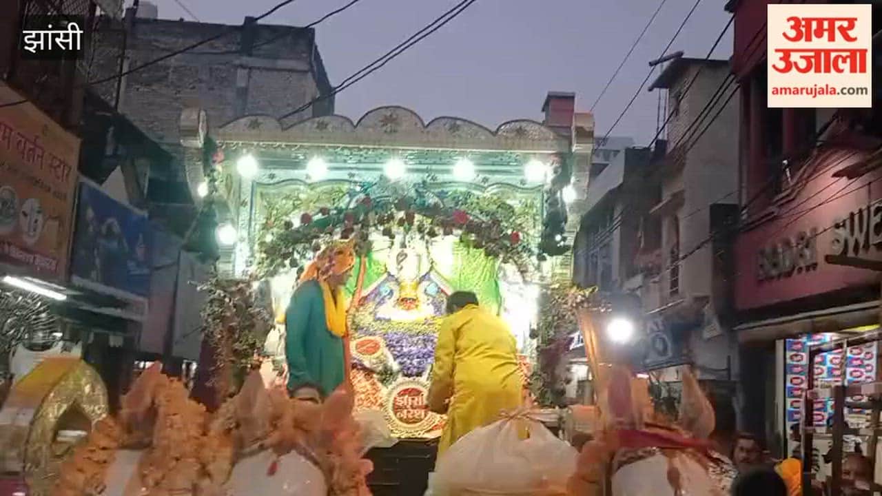 A grand procession was taken out on the birth anniversary of Shri Khatu Shyam in Raksa.