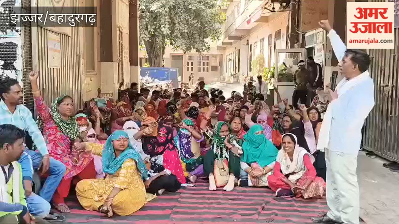 Contract sanitation workers in Bahadurgarh go on strike after not receiving their salaries for two months