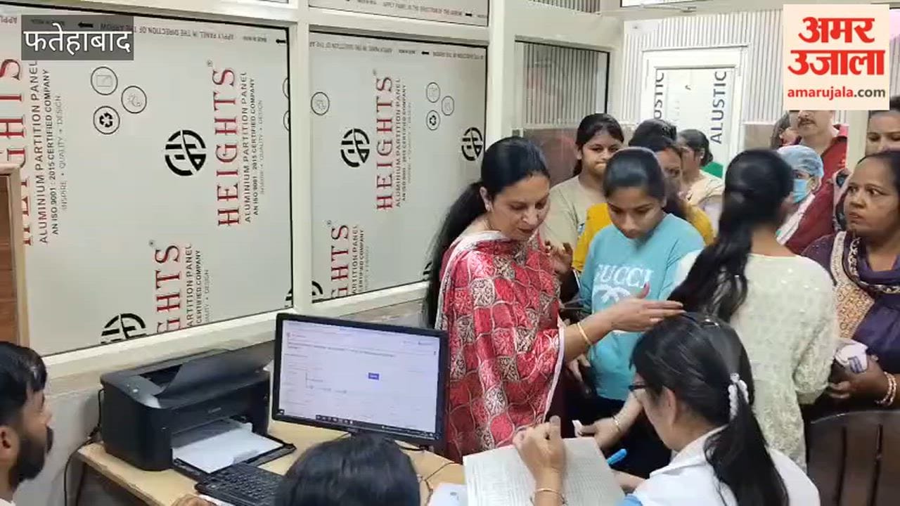 Pratigya received her first dose of the HPV vaccine in Fatehabad, and her parents came to administer it themselves.