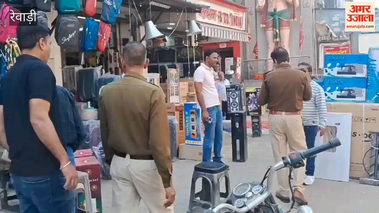 Police removed encroachment from Railway Road