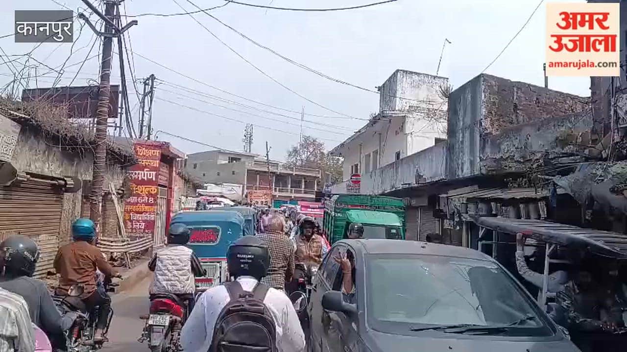 New Ganga Bridge experienced a traffic jam for an hour and a half this morning, with an ambulance stranded