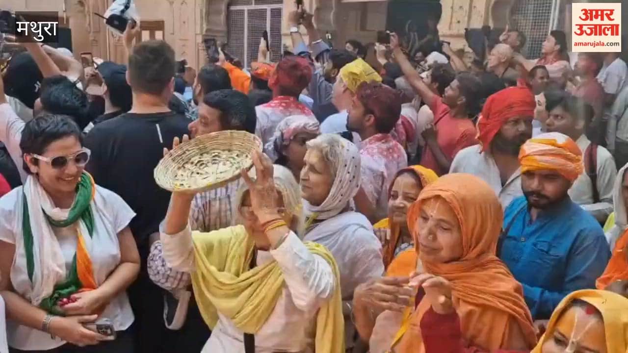 Widowed woman celebrated Holi at Gopinath Temple