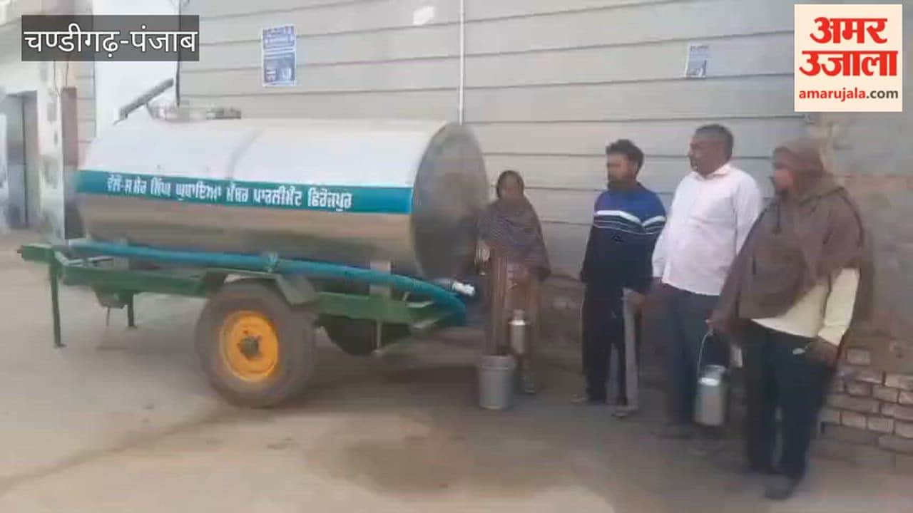 Water is being supplied through tankers in Hazara Singh Wala village of Mamdot