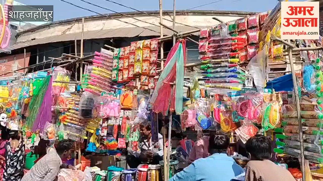 Markets buzz on Holi in Shahjahanpur