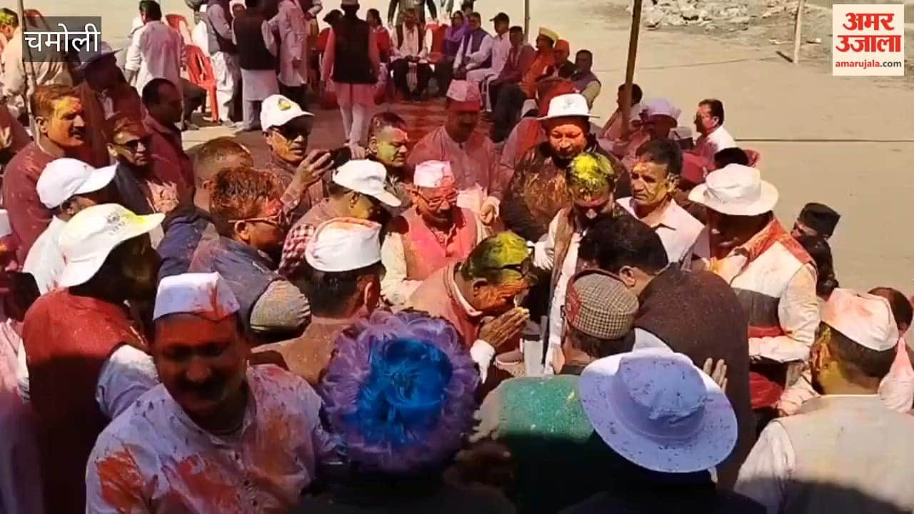Tharali: MLA celebrated Holi with workers