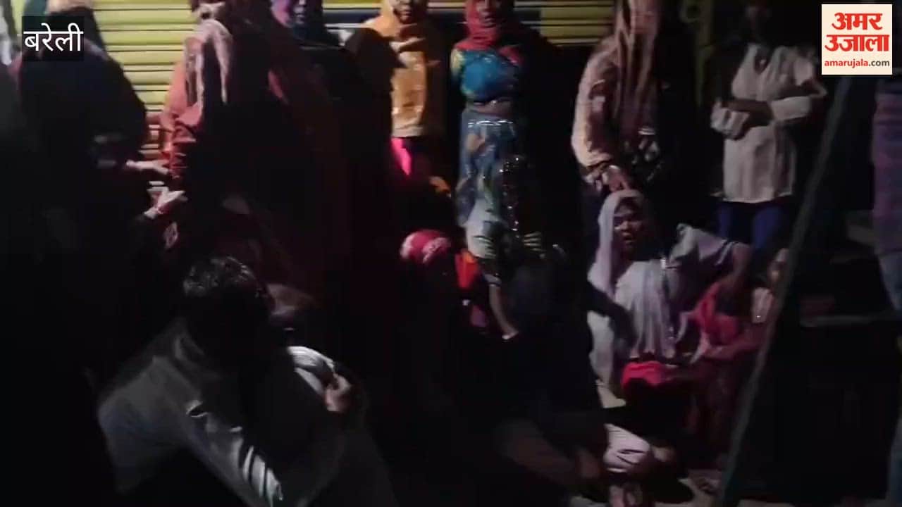 body of a tent trader was found hanging in front of his shop in Bareilly