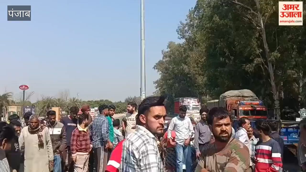 Accident while trying to overtake each other, three people including a child seriously injured