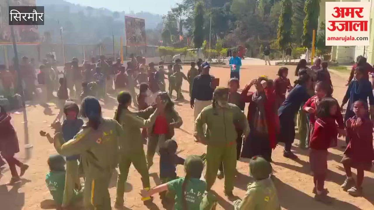 Sirmour Dance performed on pre-Holi celebration in DAV School Nahan