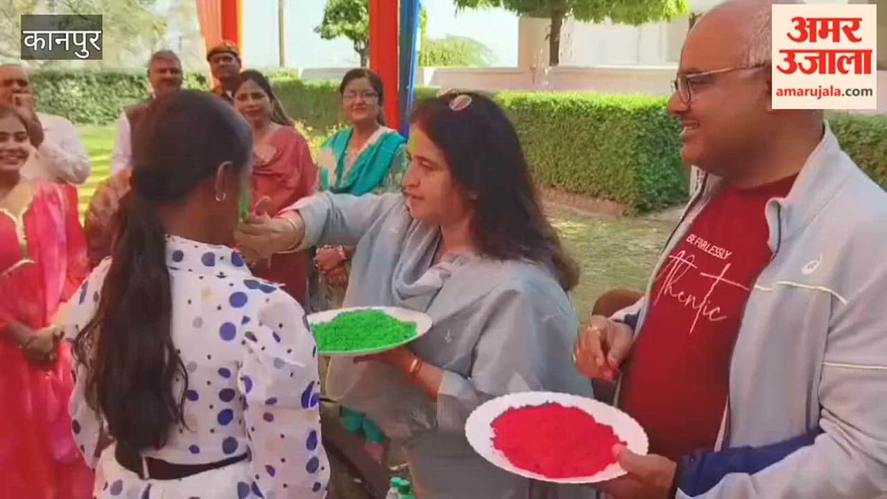 Kanpur: DM plays Holi with children orphaned by COVID