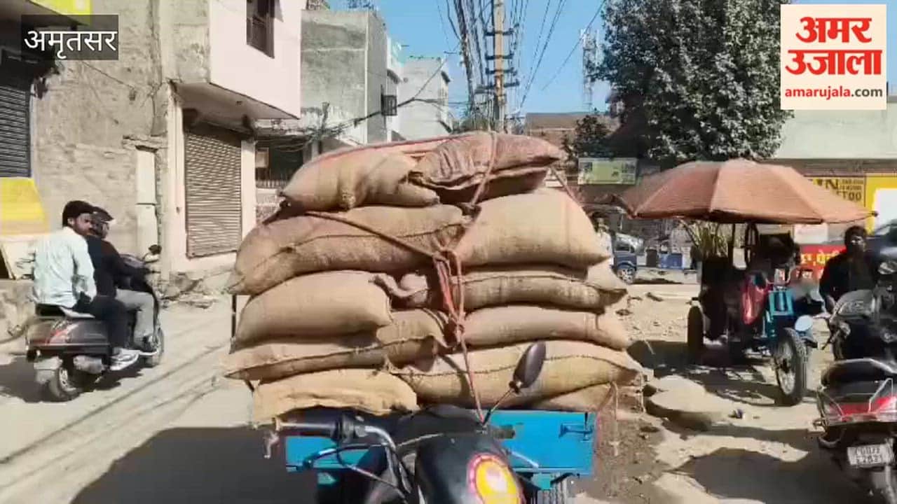 In Amritsar, a man was caught taking away the government wheat from the depot, social workers created a ruckus.