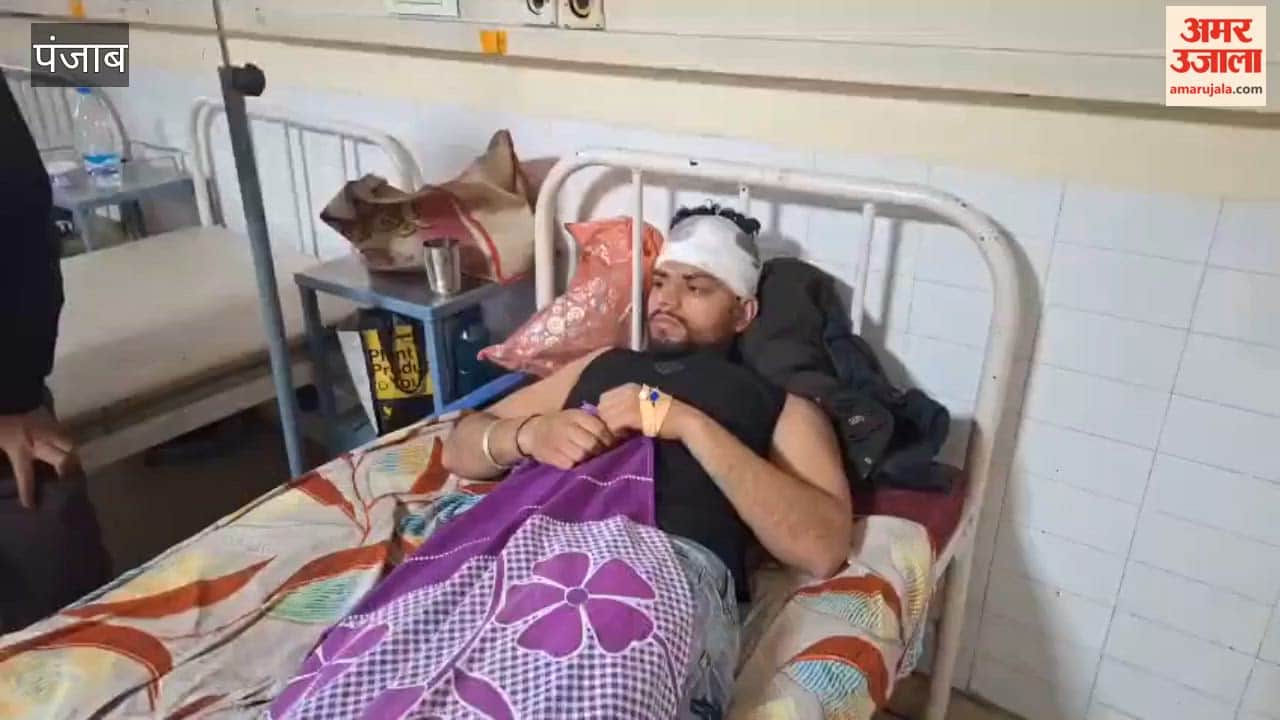 Attempt to rob a father and son travelling in a car in Muktsar, attacked when they resisted