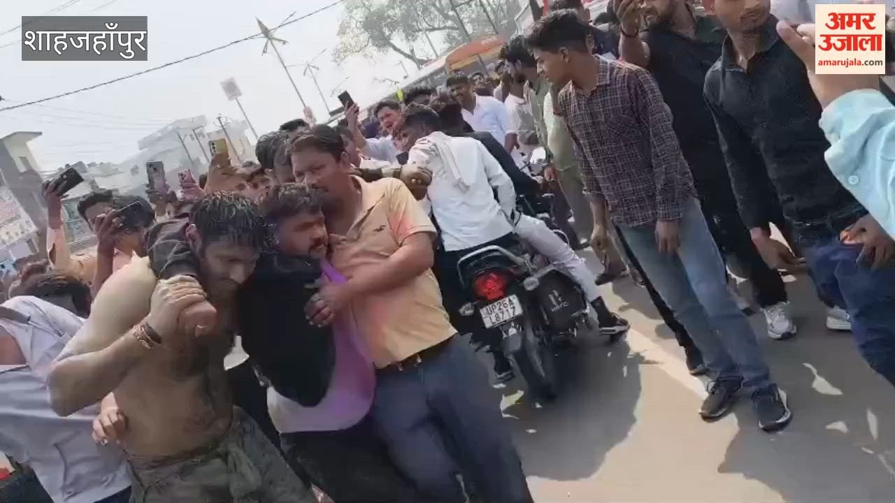 Drunk police sub inspector drives car and hits serval people in Shahjahanpur