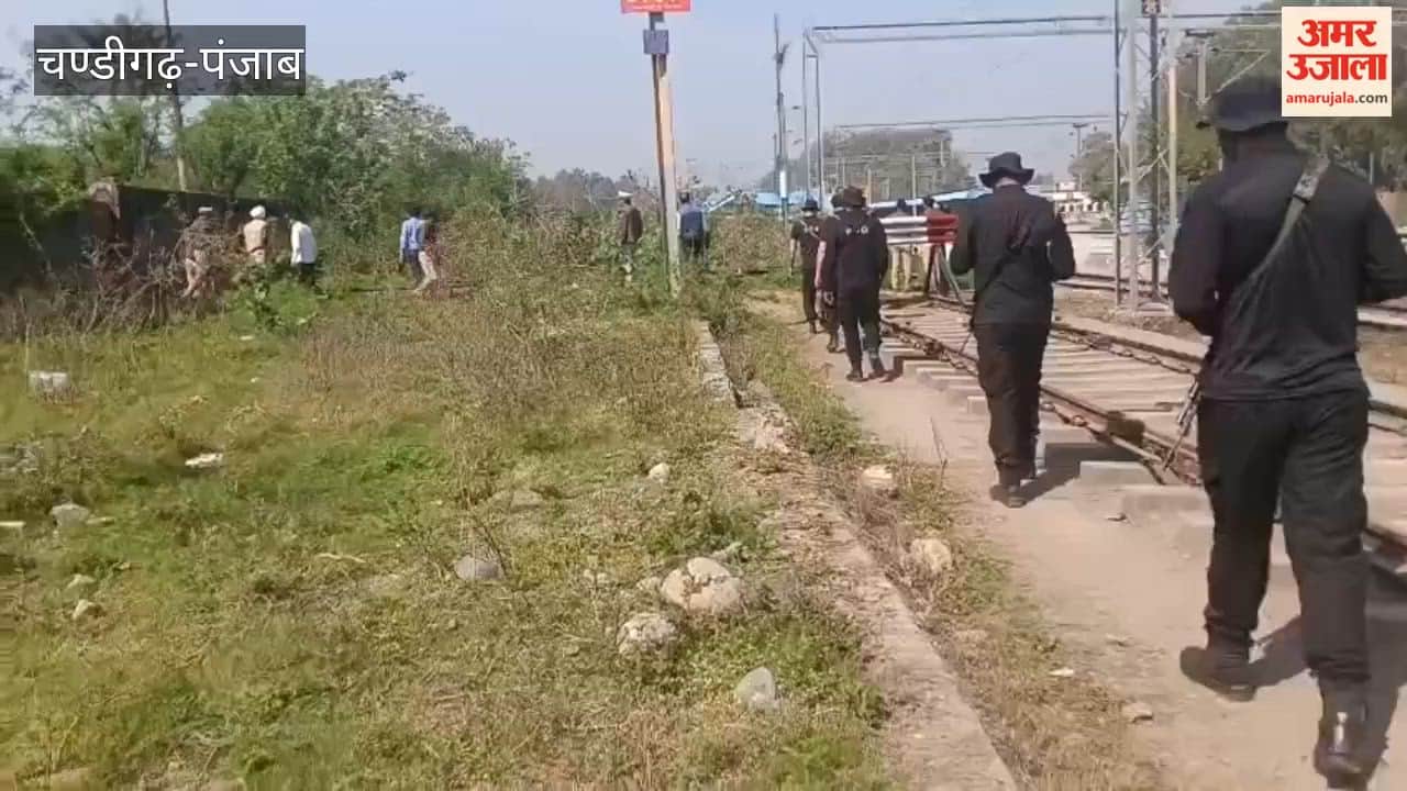 Police and commandos search operation at Pathankot Cantt railway station