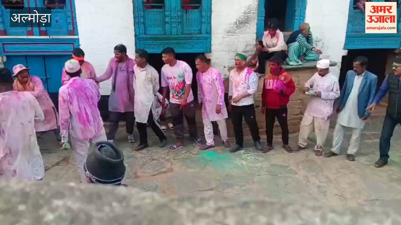 People were drenched in the shower of colours on Chhaladi, from children to the elderly, everyone was painted in rainbow colours
