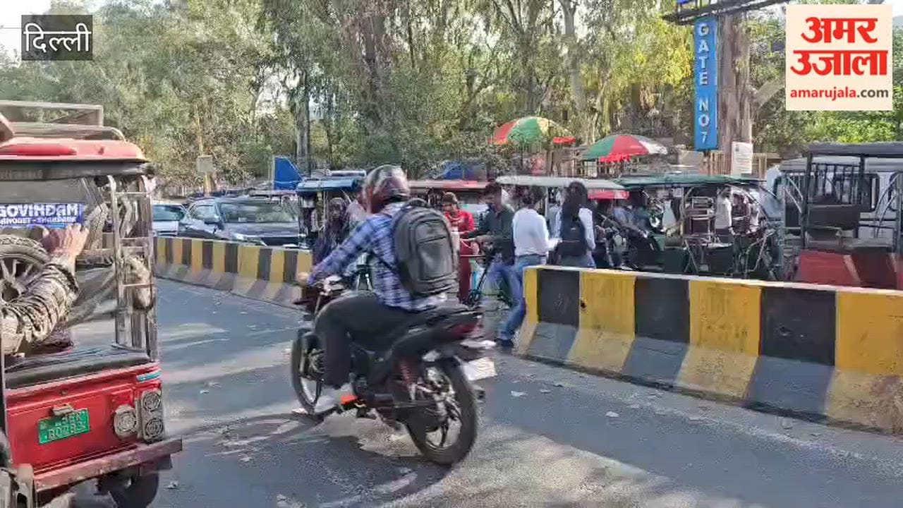 Lack of foot over bridge and underpass near hospitals in Delhi