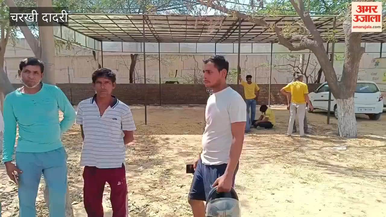 In Charkhi-Dadri, a Bolero collided with the scooter of a father who was taking his daughter to the exam.