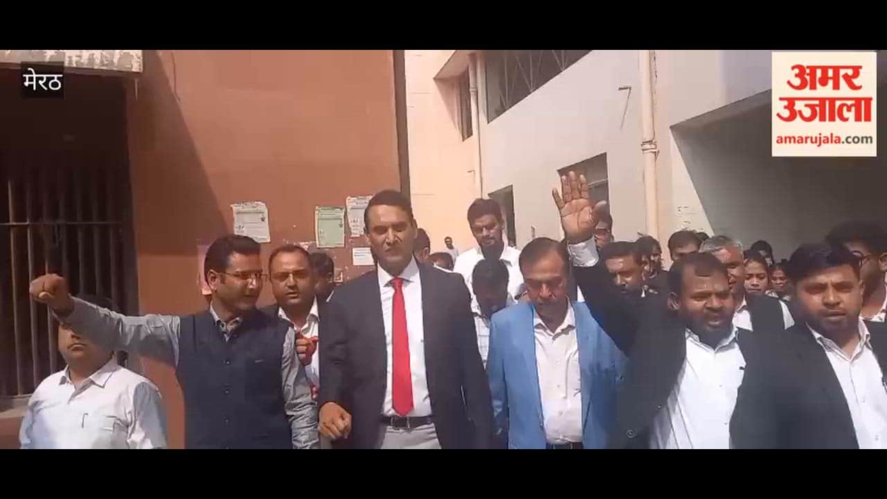 Meerut: Lawyers Protest in Meerut Court Complex Demanding High Court Bench