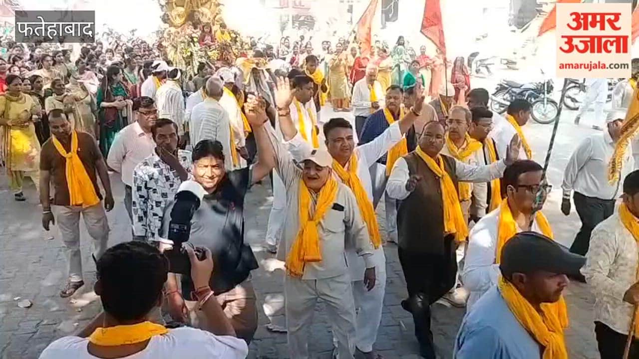 Shrimad Bhagwat Katha was inaugurated with Kalash Yatra in Jakhal, Fatehabad, women participated enthusiastically.