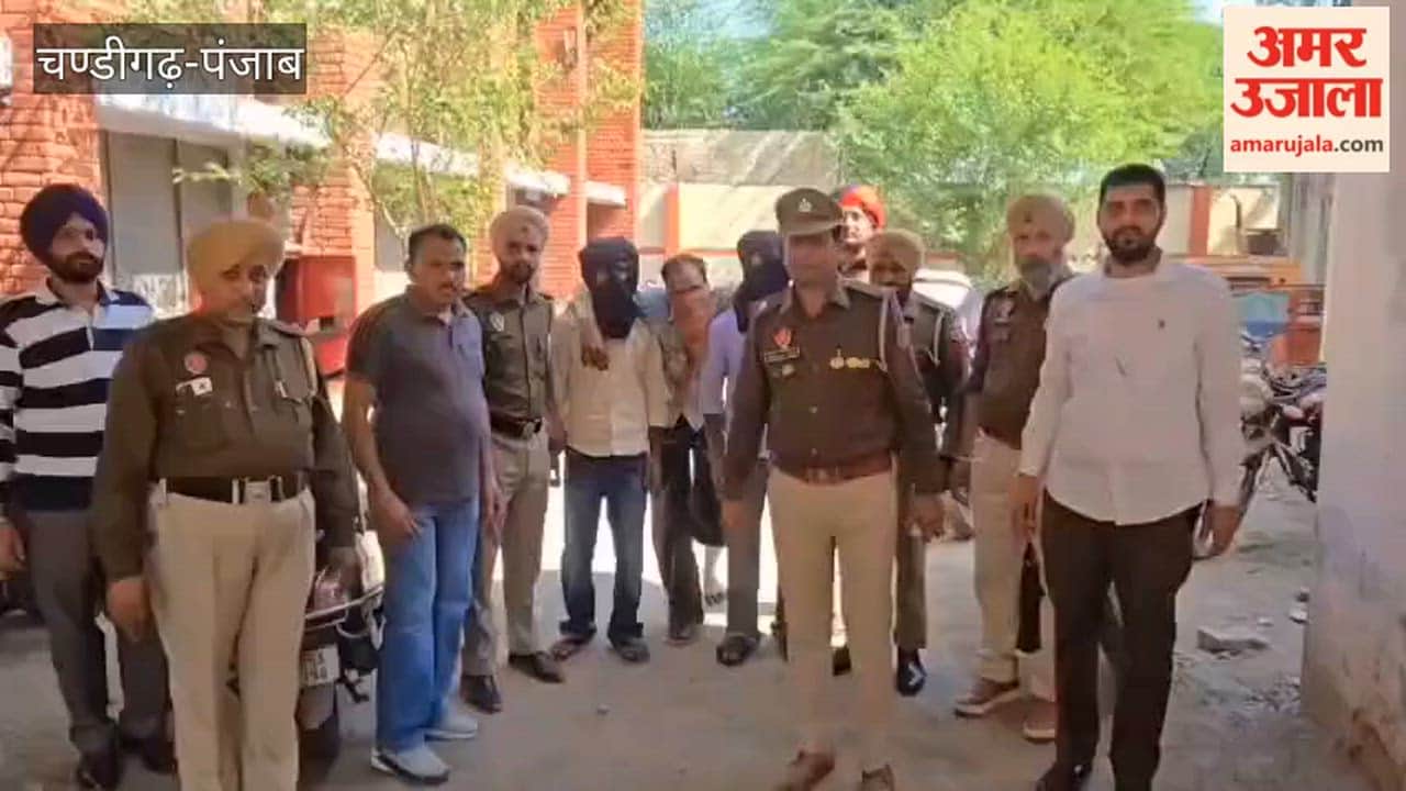 Ferozepur Cantonment Police arrested three thieves, recovered pistol and stolen goods.